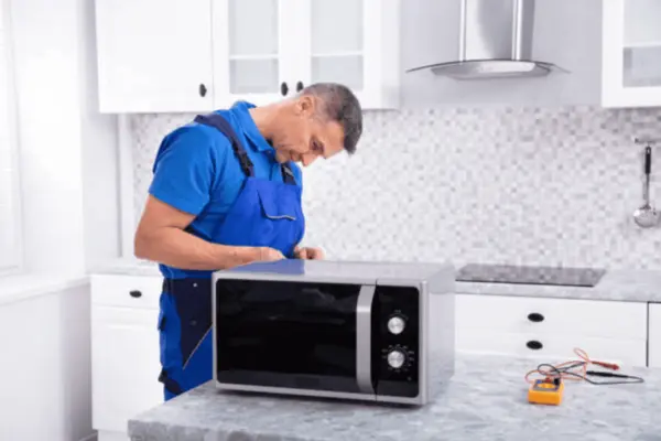صيانة ميكروويف إل جي — فني متخصص بالمنزل